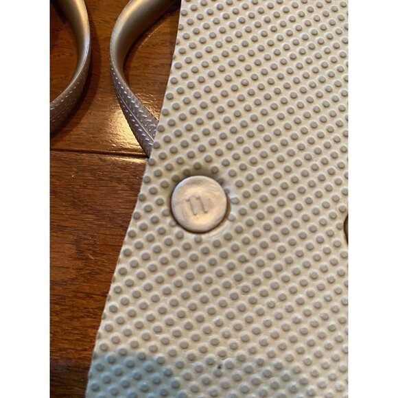 Old Navy Flip Flop Sandals - Picture 3 of 6